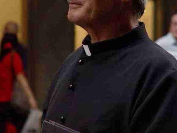 Ksiądz anonimowy - sxc.hu