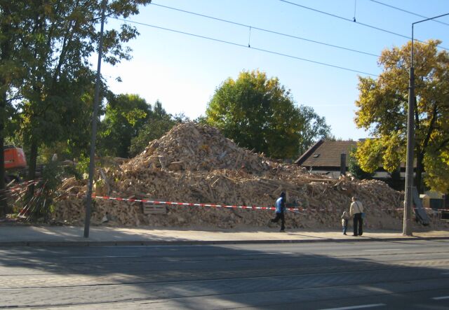 rozebrany budynek - Anna Skoczek