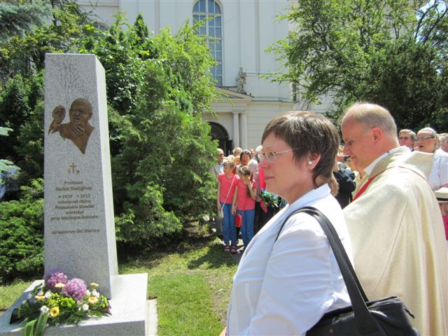 Stefan Stuligrosz pomnik - Magda Konieczna