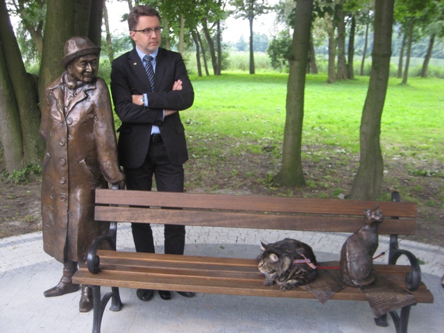 Szymborska pomnik Rusinek 3 - Rafał Regulski