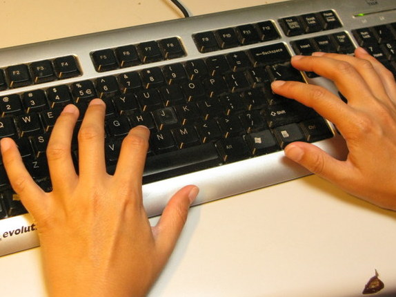 ręce klawiatura 2 - Jacek Butlewski