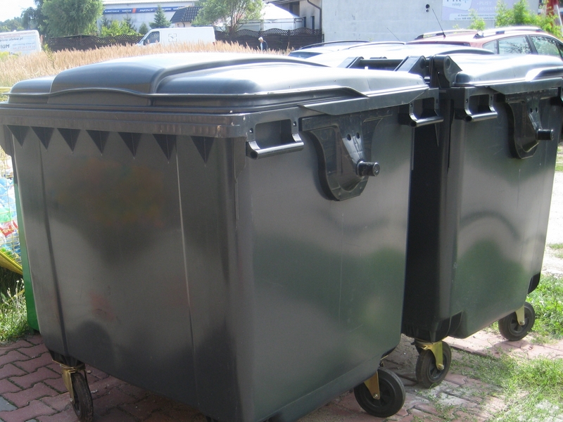 Śmieci, odpady, segregacja, kubły, kontenery - Wiesława Pinkowska