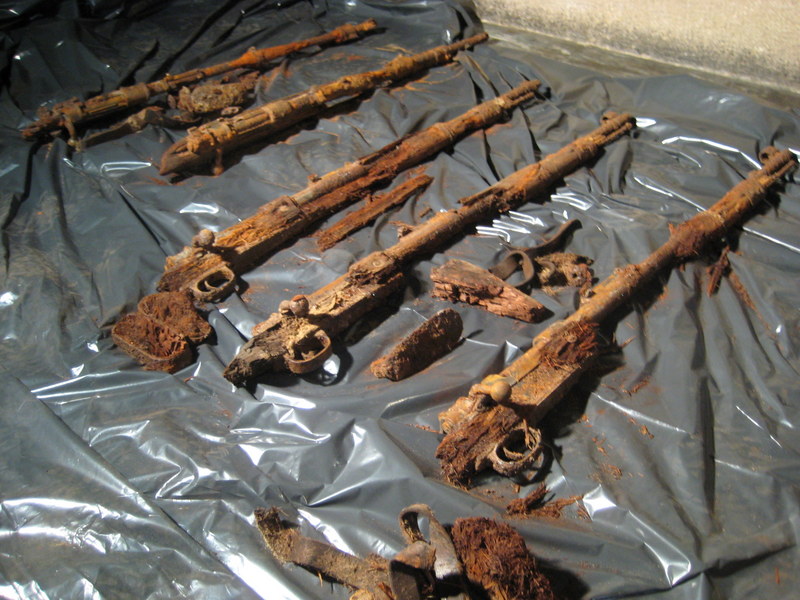 broń akowska znaleziona - Jacek Butlewski