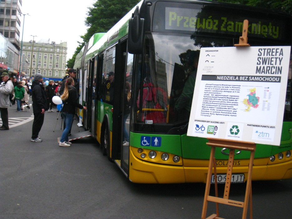 niedziela bez samochodu  - Agnieszka Maciejewska