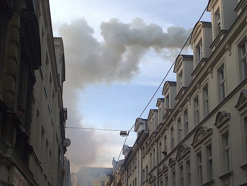 dym_nad_miastem1 - Wojciech Chmielewski