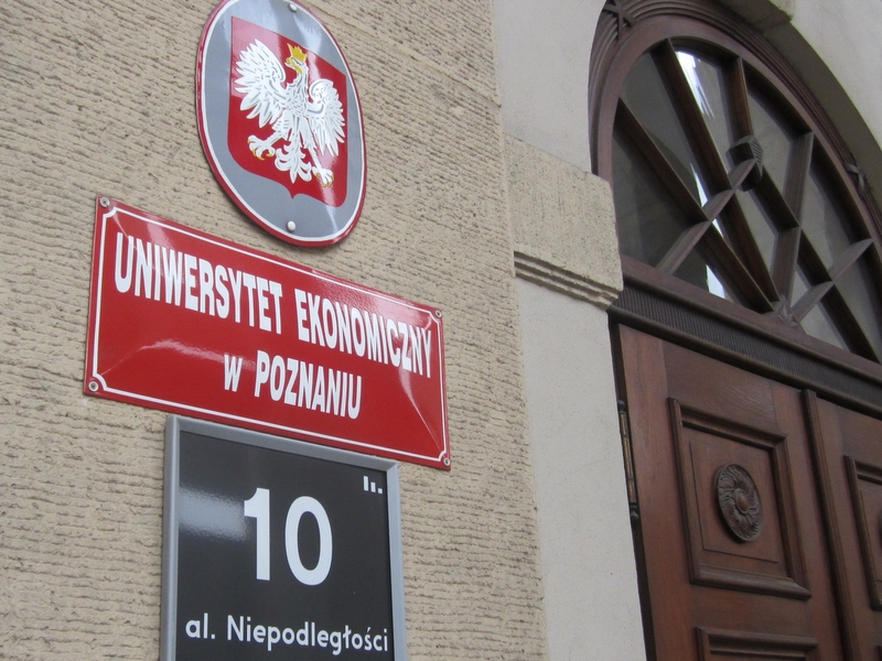 uniwersytet_ekonomiczny_wejscie2