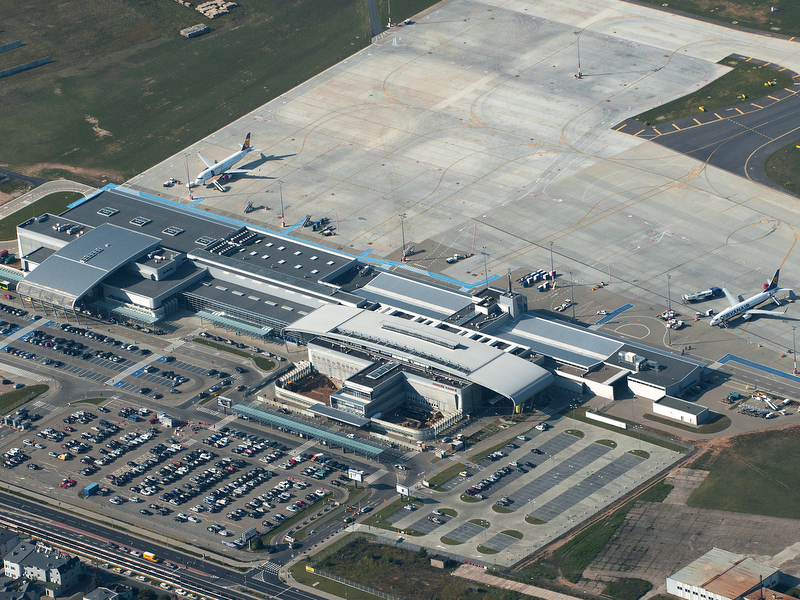 Ławica, lotnisko, terminal, odloty - PPL Ławica