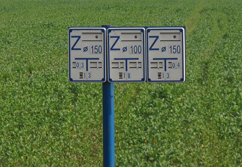 tabliczki orientacyjne zasuwa wodociąg2 - TomFoto