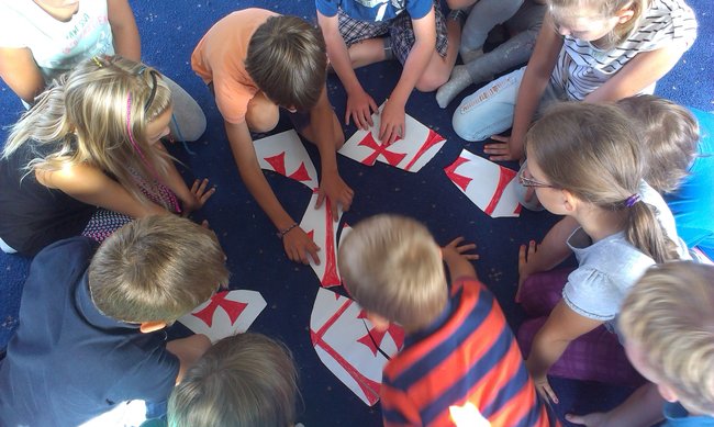 Dzieci bawią się z rodzicami - Arena Kreatywnej Edukacji