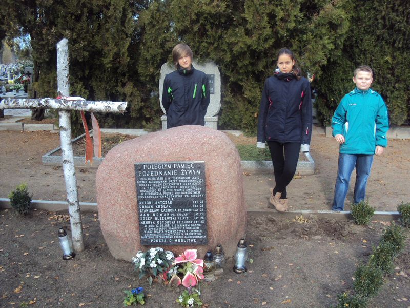 Uczniowie SP nr 5 im. UNICEF w Turku