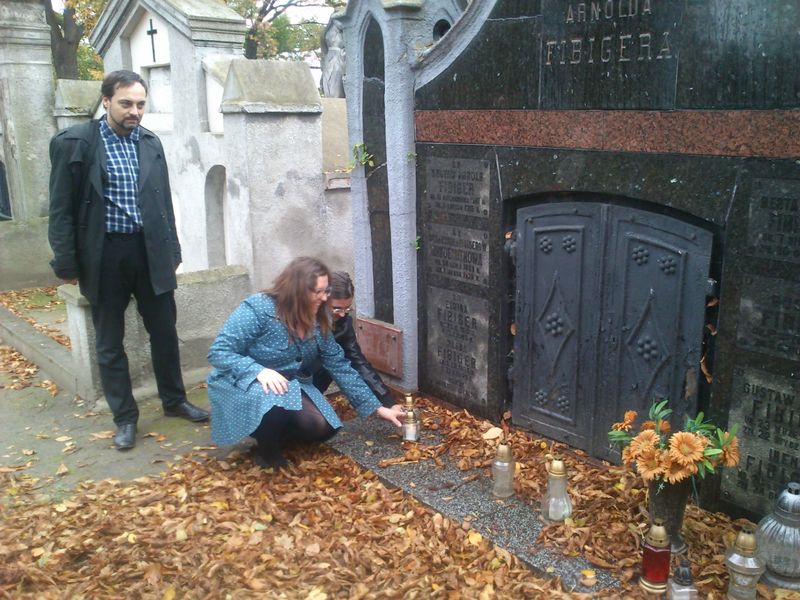 Znicze na Cmentarzu Ewangielickim w Kaliszu