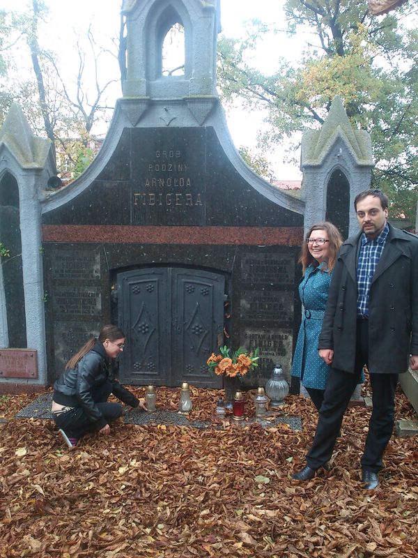 Znicze na Cmentarzu Ewangielickim w Kaliszu