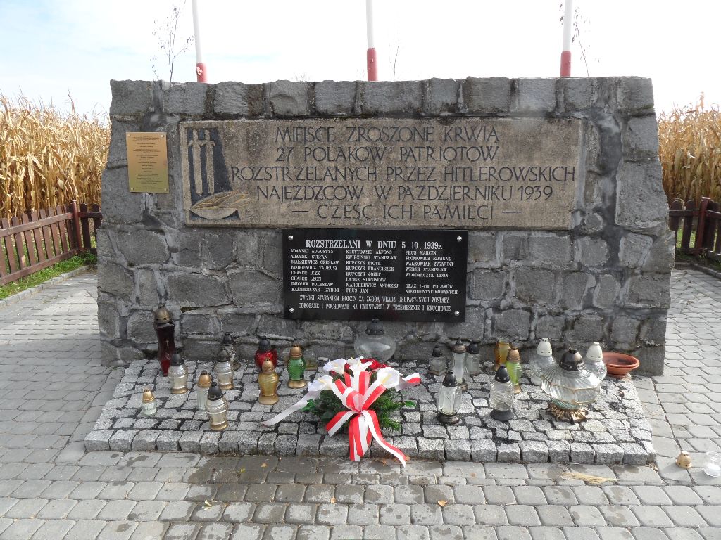 Znicz 2013 Pomnik w Kociniu gm. Trzemeszno. - Pomnik w Kociniu gm. Trzemeszno.