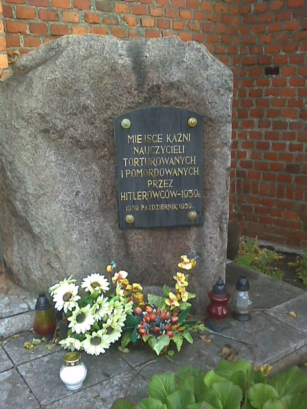 Milena Lewicka z uczniami z Gimnazjum nr 25 w Bydgoszczy