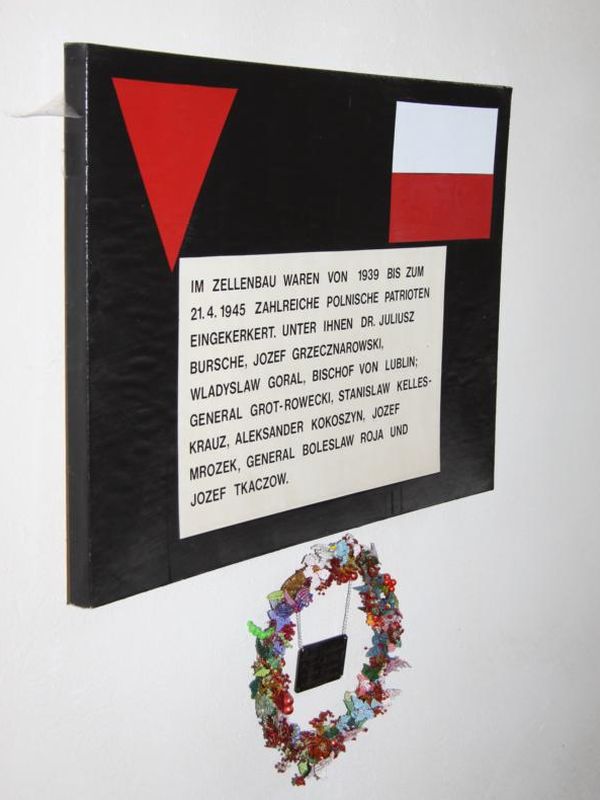 Znicze pamięci zapalone w  Berlinie - Plotzensee i obozie koncentracyjnym  Sachsenhausen 