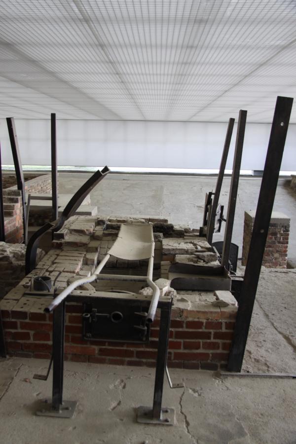 Znicze pamięci zapalone w  Berlinie - Plotzensee i obozie koncentracyjnym  Sachsenhausen 