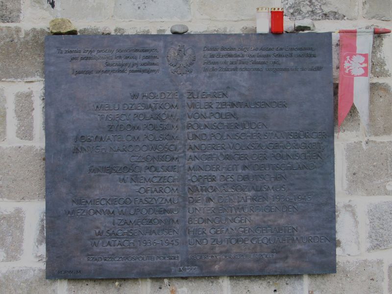 Znicze pamięci zapalone w  Berlinie - Plotzensee i obozie koncentracyjnym  Sachsenhausen 