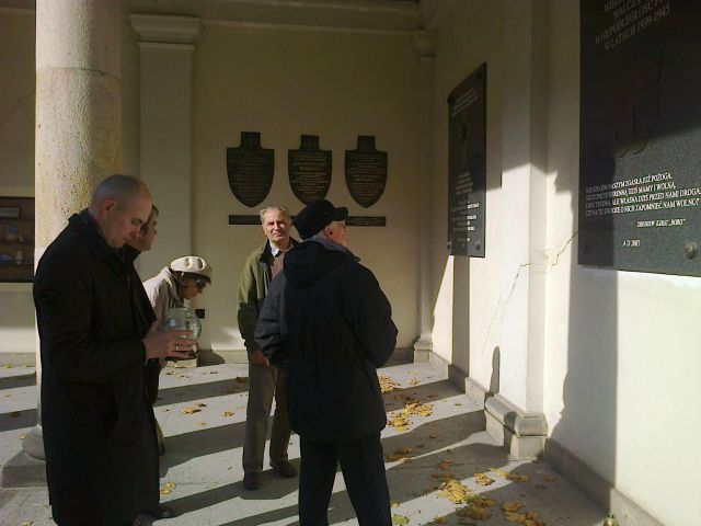 Znicze zapłonęły w Poznaniu - (foto: Agnieszka Łuczak)