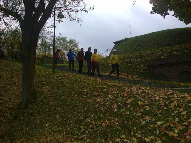 Znicze w Forcie VII (foto: Agnieszka Łuczak)