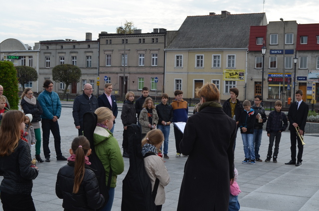 Zapal Znicz Pamięci na Rynku w Gostyniu