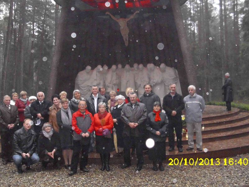 Piaśnica 20.10.2013 Delegacja mieszkańców Kuźnicy i  Chałup