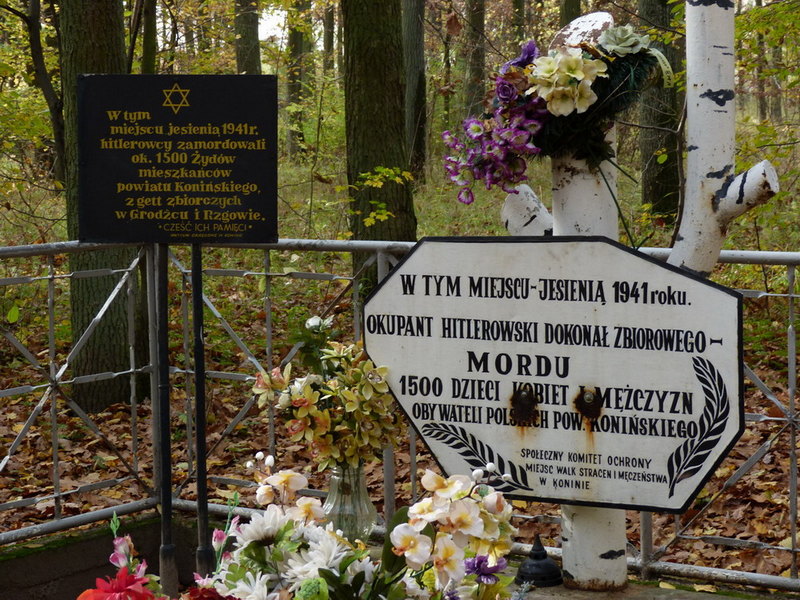 Członkowie PTTK Konin wzięli udział w rajdzie śladami miejsc pamięci