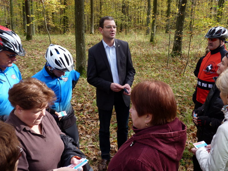 Członkowie PTTK Konin wzięli udział w rajdzie śladami miejsc pamięci