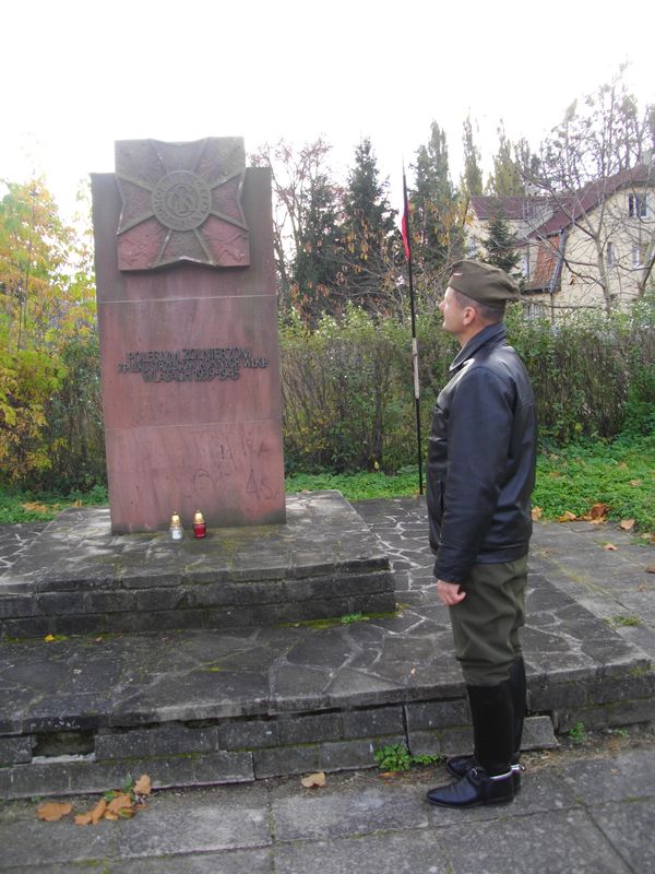 Oddział Ułanów Miasta Poznania zapalił znicze w Biedrusku i Murowanej Goślinie