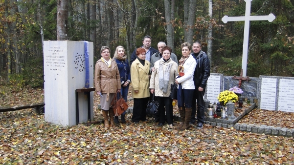 Grób kapłanów-rodzina ks. Ksawerego Szynalewskiego