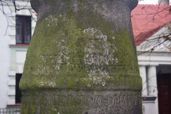 Znak drogowy - słup koniński - Archiwum Radia Merkury