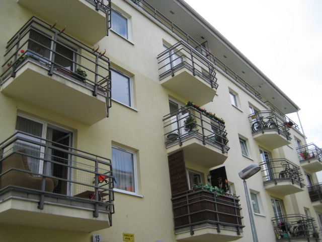 Budynek komunalny na Nadolniku - Adam Michalkiewicz - Archiwum Radia Merkury