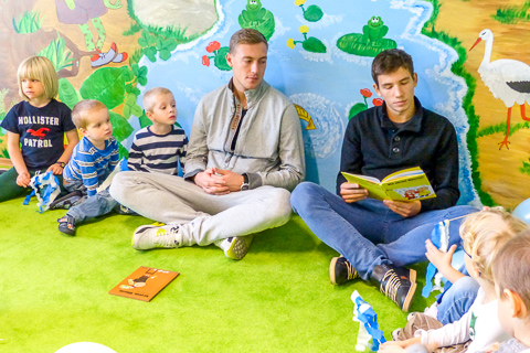 lechici czytaja dzieciom - Lech Poznań