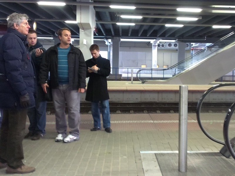 poslowie na dworcu - niedoróbki (1) - Adam Michalkiewicz