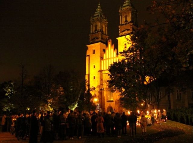 pomnik papieski katedra - Grzegorz Maciejewski - Archiwum Radia Merkury