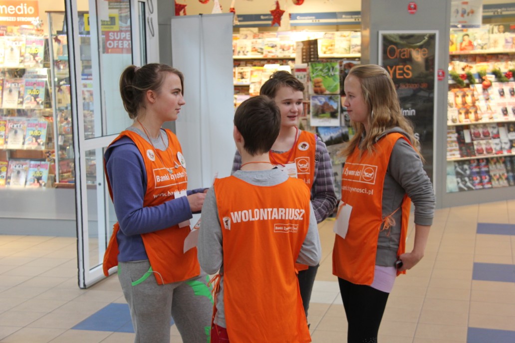 jacyś wolontariusze (6) - Grzegorz Maciejewski