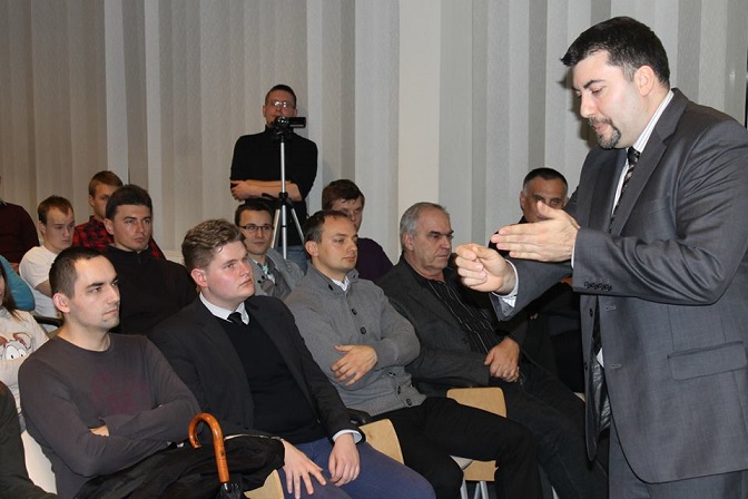 nowa prawica dziambor - Maciej Kluczka