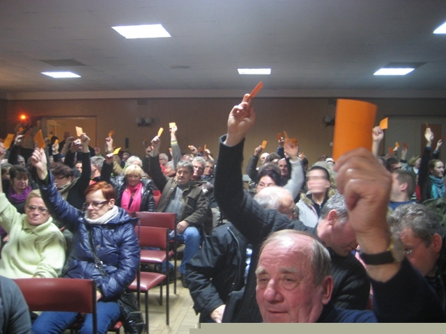 działkowcy na walnym - Rafał Regulski