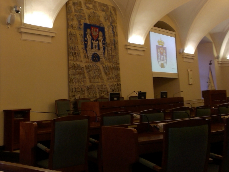 sala sesyjna urzędu miasta pusta - Adam Michalkiewicz