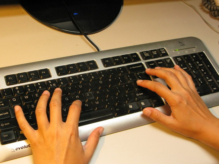 rece-klawiaturaaa - Jacek Butlewski