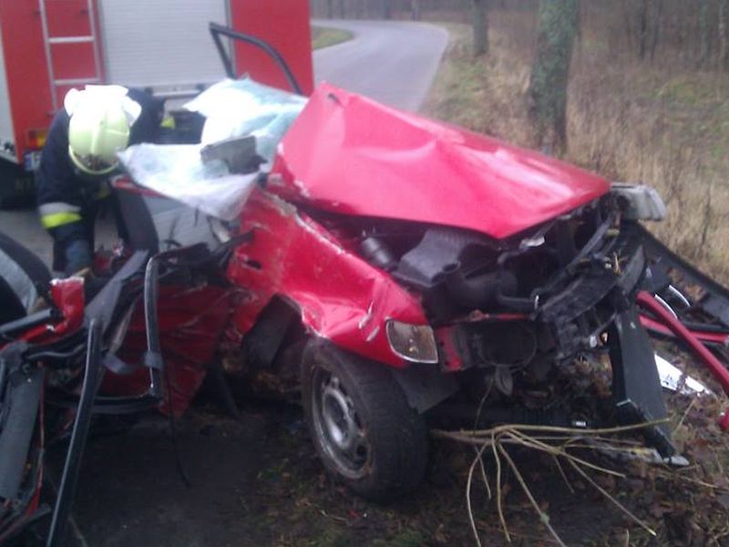 wypadek jastrowie - drzewo (1) - OSP Jastrowie