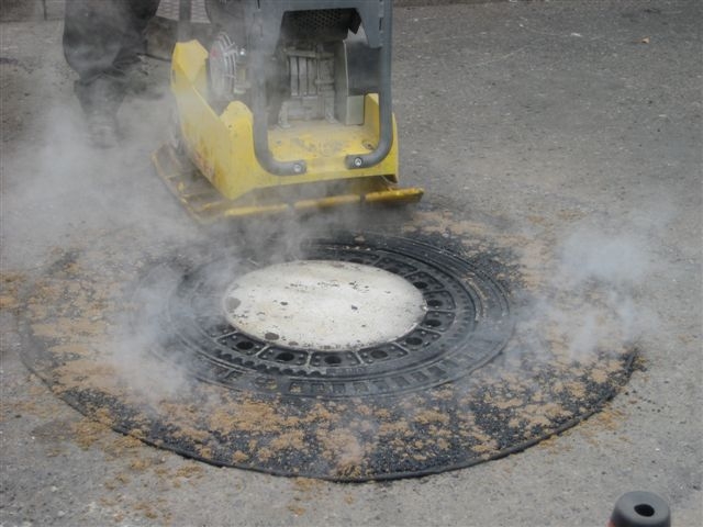 pływający właz kanalizacyjny - Wiesława Pinkowska