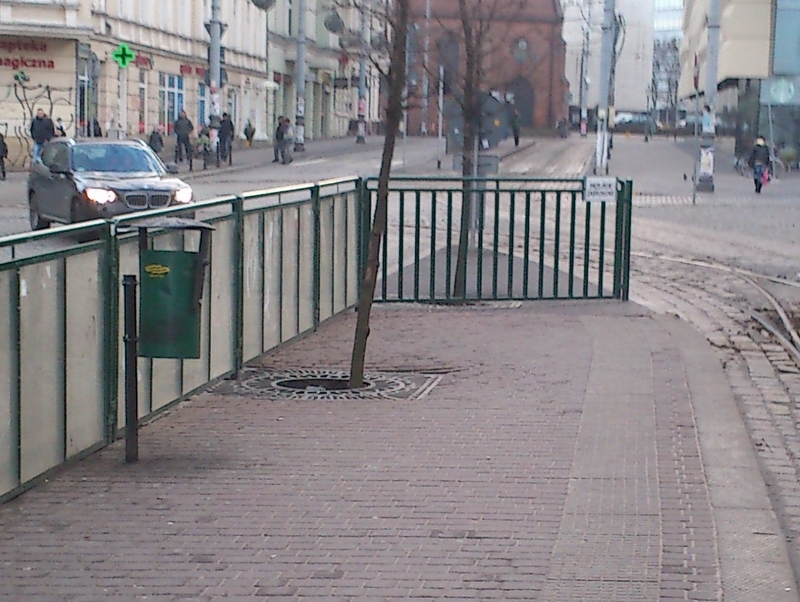 przystanek bez toalety - Paweł Sztando