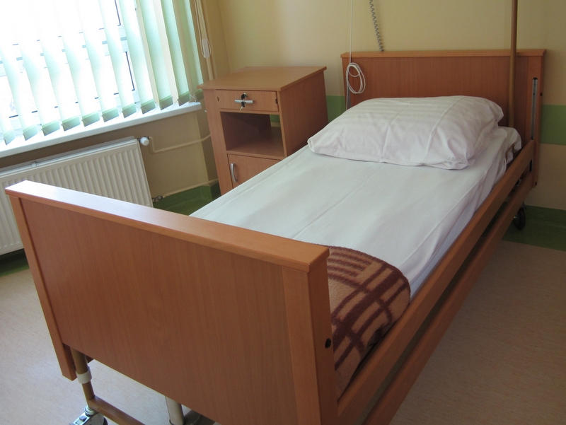 Łóżko w szpitalu, pacjent, szpital - Aleksandra Włodarczyk