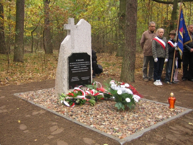 Mogiła zamordowanych Dziekanka - Rafał Muniak