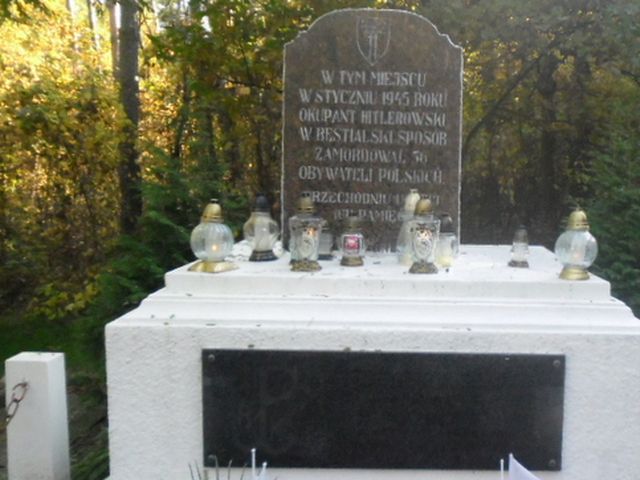 znicz_lasy_skarszewskie_pomnik - Archiwum