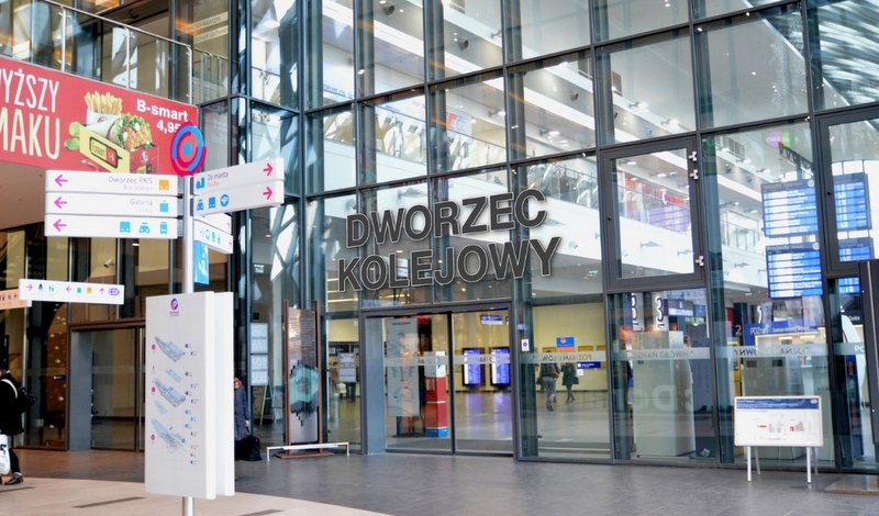 nowe oznakowanie dworca 1 - Urząd Miasta Poznania