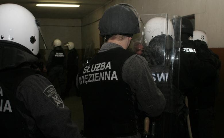 służba więzienna bunt ćwiczenia - Służba Więzienna