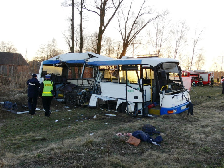 wypadek na przejezdzie szynobus Krotoszyn 5 - Policja/Krotoszyn