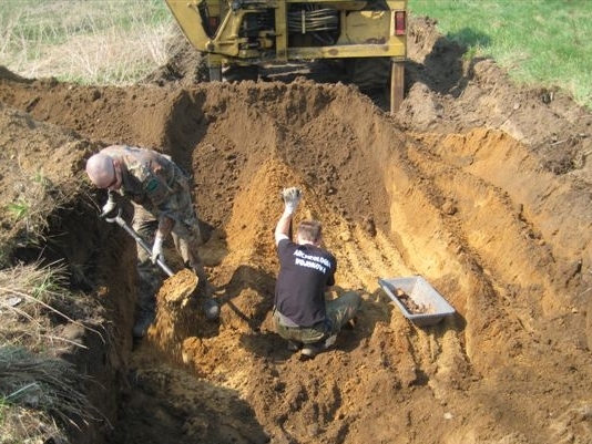Pomost - poszukiwania mogił - Jacek Marciniak