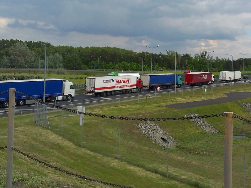 korek na autostradzie ciezarowki2 - Adam Michalkiewicz